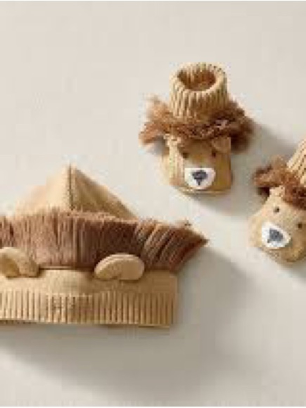 Pottery Barn Kids Lion Knit Baby Hat & Booties Set in Camel Sz 3-6 months BN